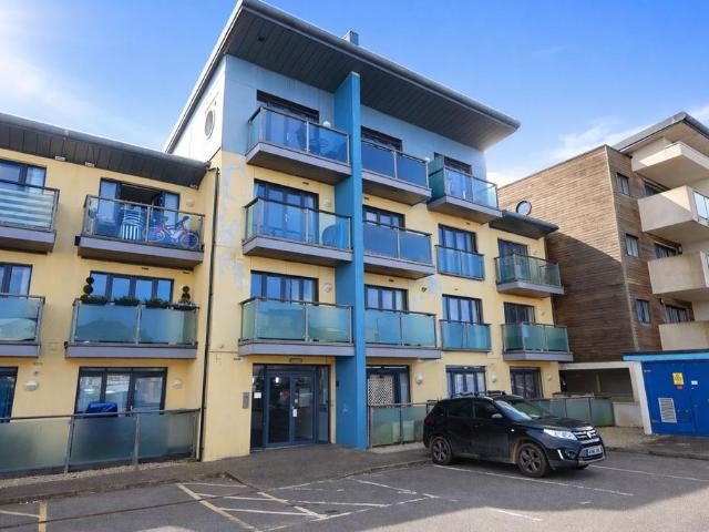 Flat for sale in Newquay, Cornwall