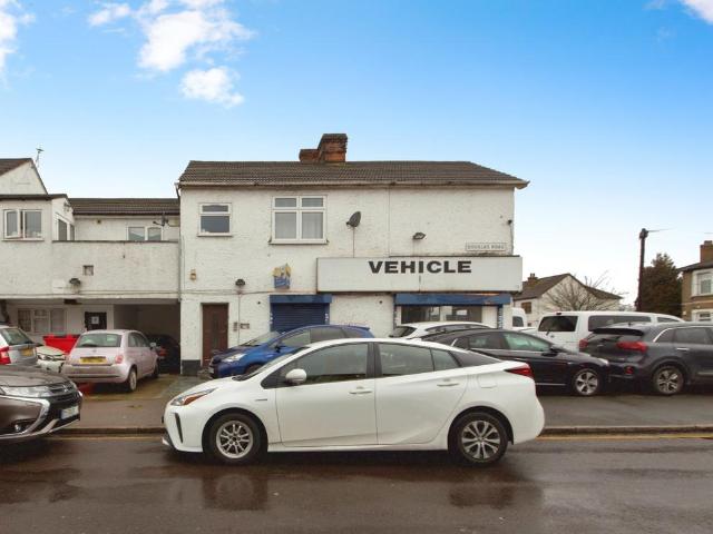 Flat for sale in Rush Green, Greater London