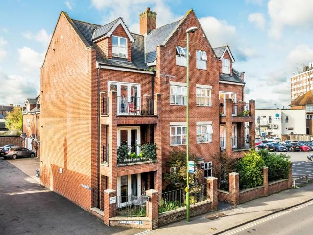 Flat for sale in Haywards Heath, Mid Sussex