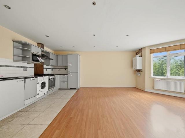 Flat for sale in St Luke's, Greater London