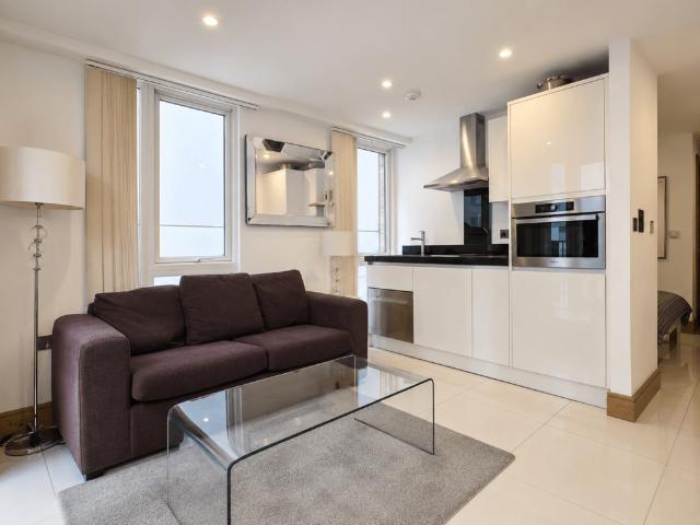 Flat for sale in Somers Town, Greater London