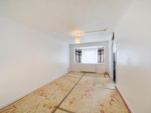 Flat for sale in London Borough of Barnet, Greater London