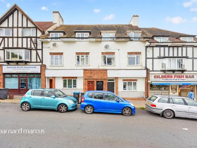 Flat for sale in Royal Borough of Kingston upon Thames, Greater London