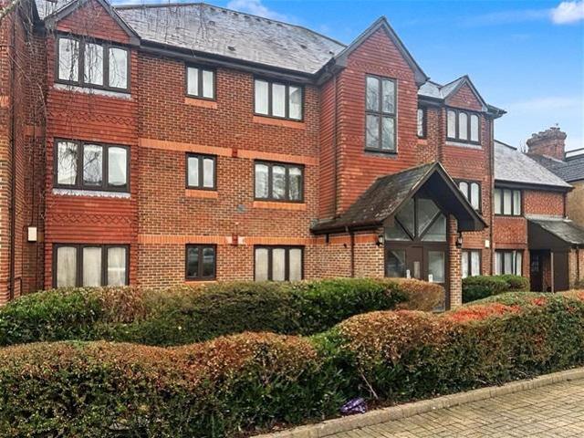Flat for sale in St Albans, Five Acres