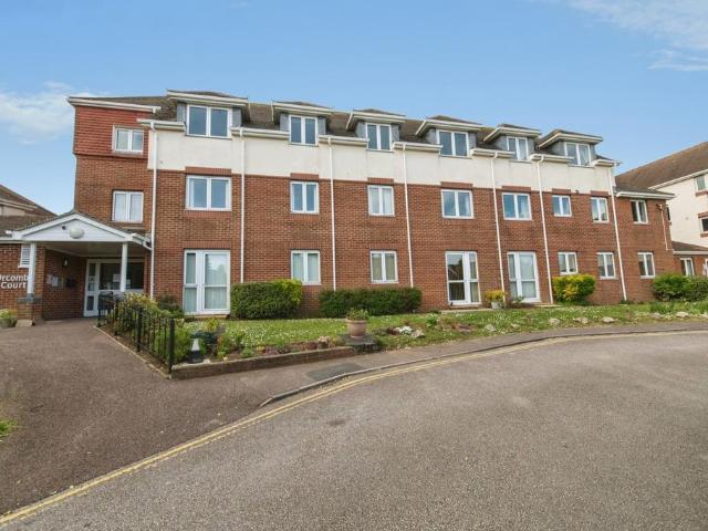 Flat for sale in Withycombe, Budlake