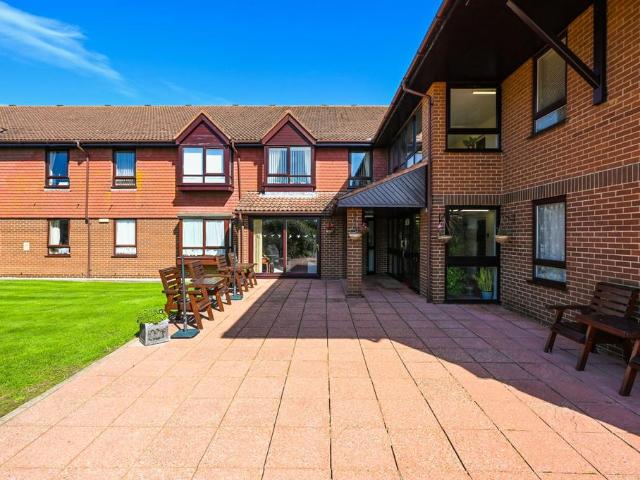 Flat for sale in Cross In Hand, East Sussex