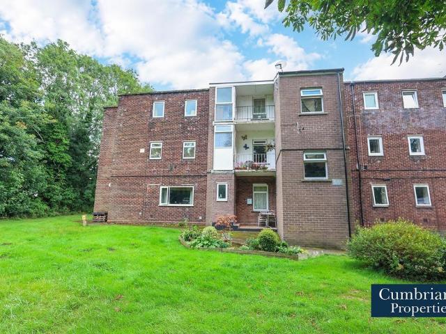 Flat for sale in Etterby