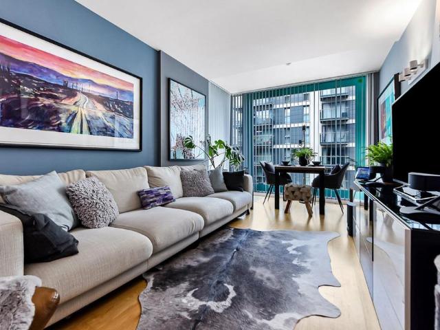 Flat for sale in Hayes, Greater London