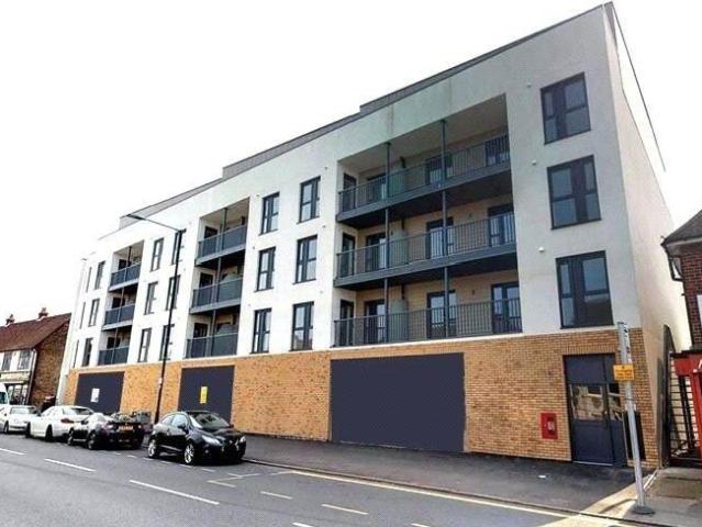 Flat for sale in Slough