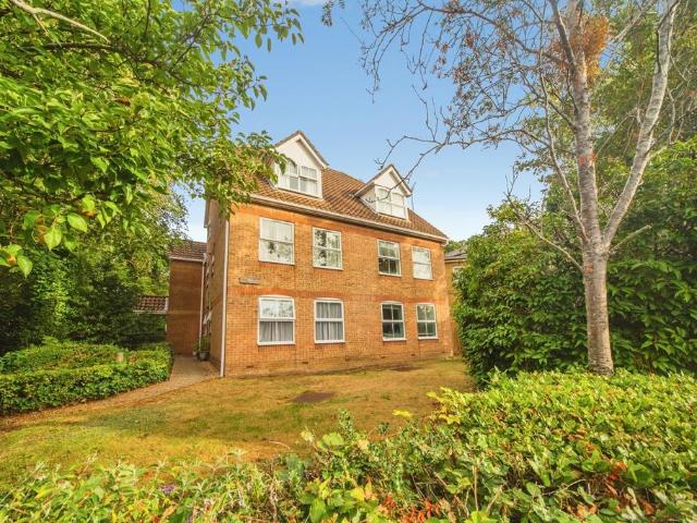 Flat for sale in Shirley Park, City Of Southampton