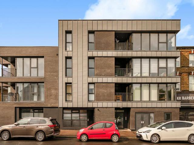 Flat for sale in London Borough of Lewisham, Brockley