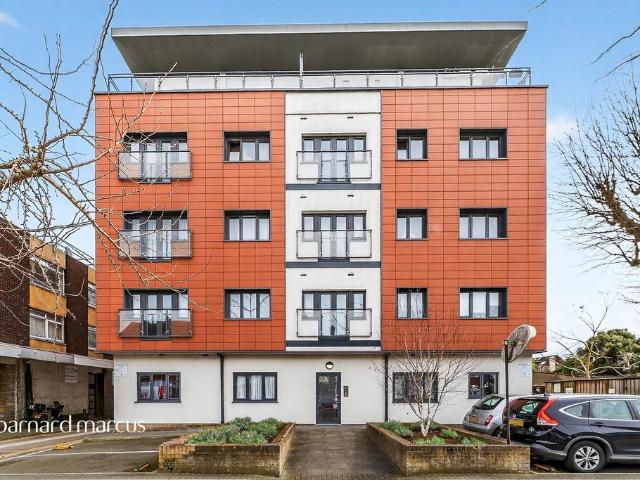 Flat for sale in London Borough of Merton, Mitcham