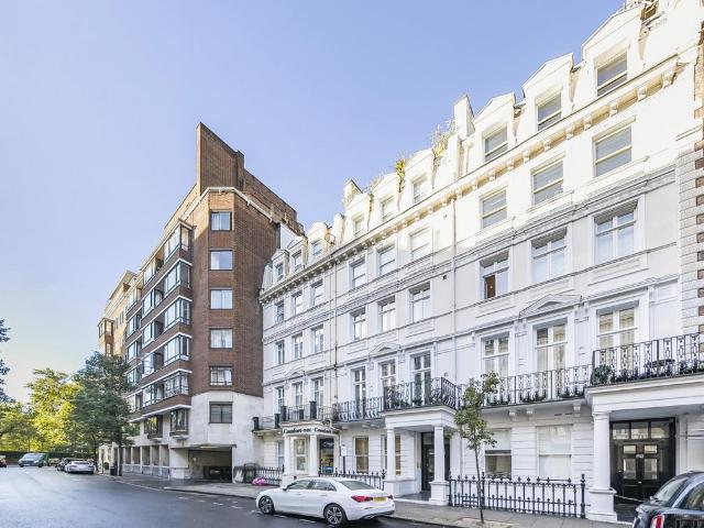 Flat for sale in Bayswater, Greater London