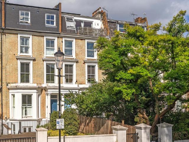 Flat for sale in Notting Hill, Greater London