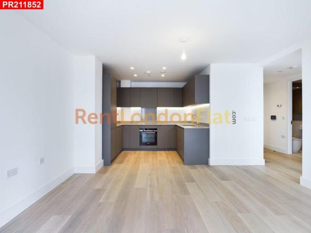 Flat for sale in Stratford Marsh, Greater London