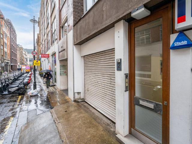 Flat for sale in East Marylebone, Mayfair