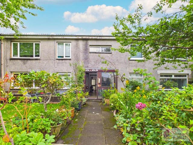 Flat for sale in Brancumhall Estate, Barassie