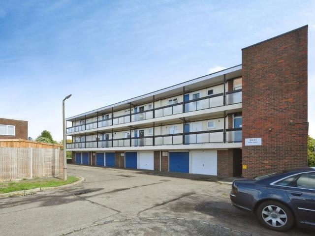 Flat for sale in Epping, Essex