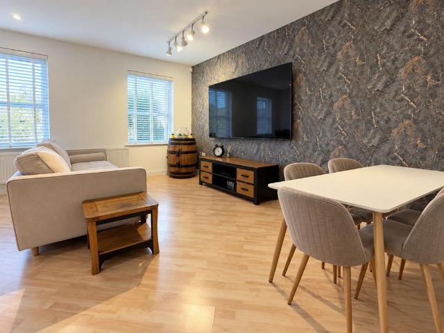 Flat for sale in Thornhill, Southampton