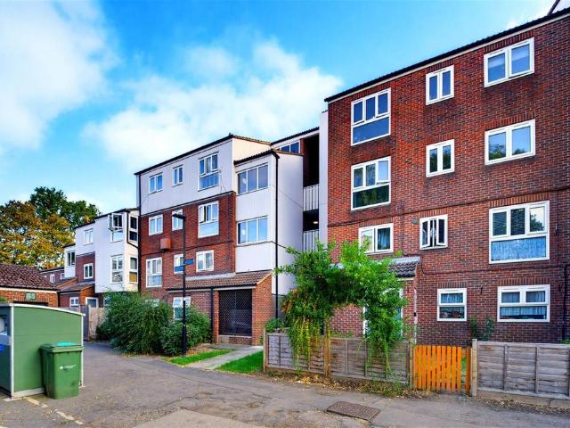Flat for sale in Oriel Estate, Greater London