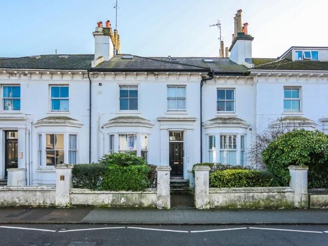 Flat for sale in Round Hill, Brighton & Hove