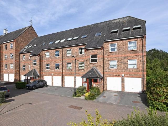 Flat for sale in Bell Farm, High Field