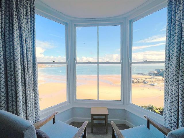 Flat for sale in Tenby, Wales