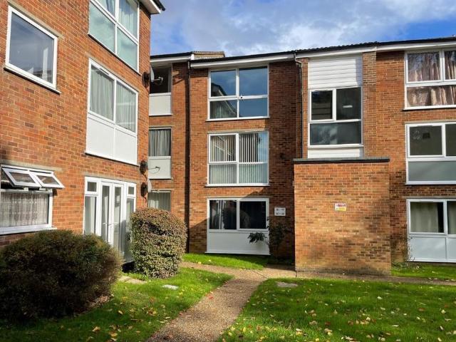 Flat for sale in Woodhall Farm, Pouchen End