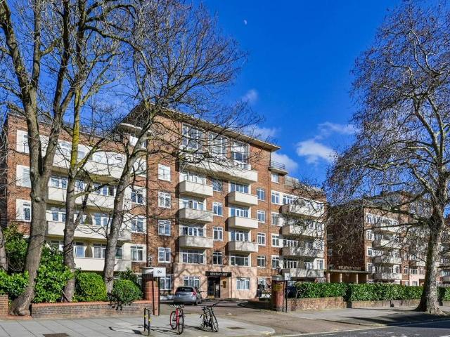 Flat for sale in St. John's Wood, Greater London