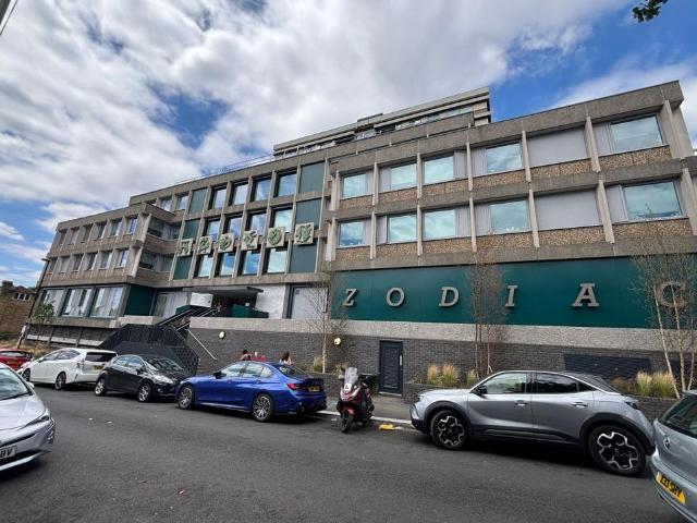 Flat for sale in Croydon, Beddington