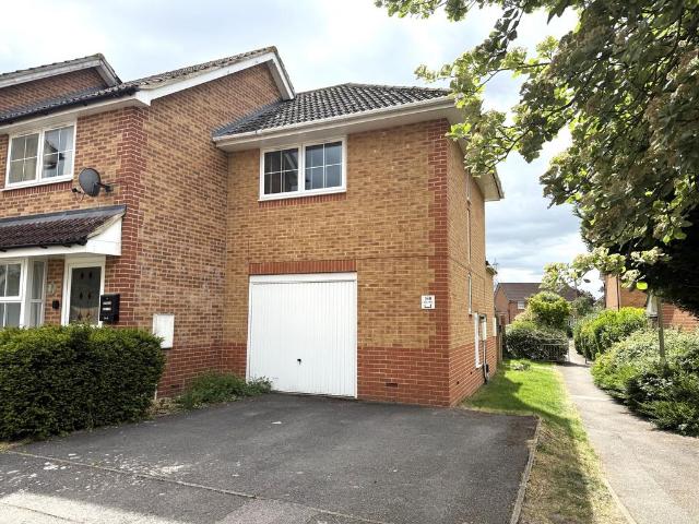 Flat for sale in Ladygrove, Berrick Salome