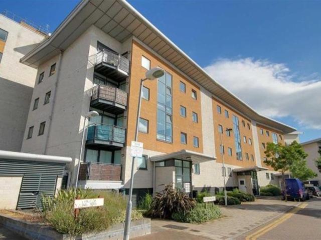 Flat for sale in Reach, Greater London