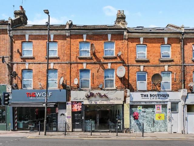 Flat for sale in Harringay, Greater London