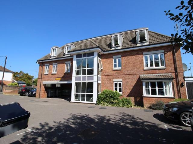 Flat for sale in Hedge End, Helford