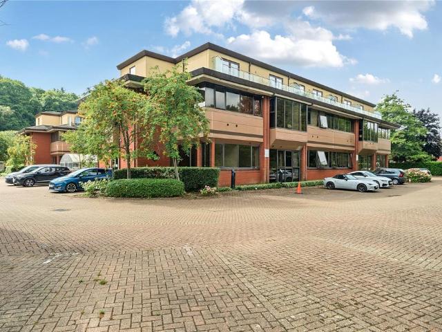 Flat for sale in Catteshall, Fole