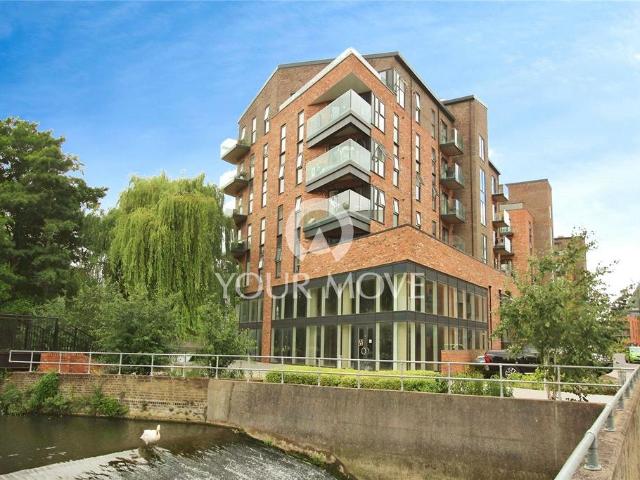 Flat for sale in Monks Orchard, Kent
