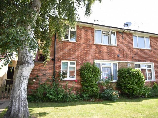 Flat for sale in Middlecroft, Hampshire