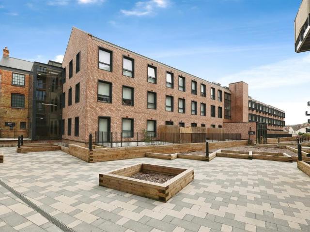 Flat for sale in Castlefield, Cressex