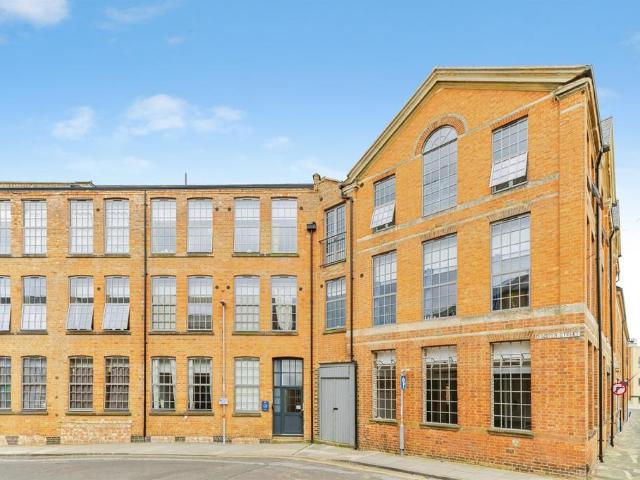 Flat for sale in Semilong, Northampton
