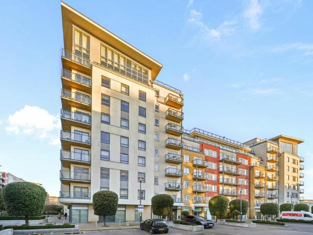 Flat for sale in Colindale, Greater London