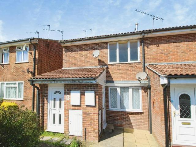 Flat for sale in Feckenham, City Of Bristol