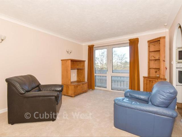 Flat for sale in New Town, Horsham