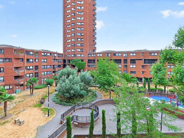 Flat for sale in Brompton, Greater London