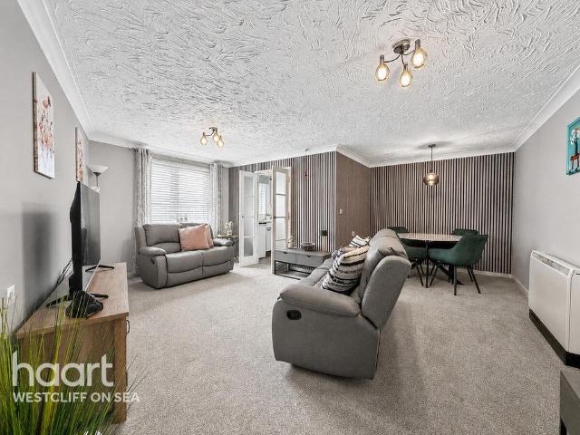 Flat for sale in Milton, Alton Barnes