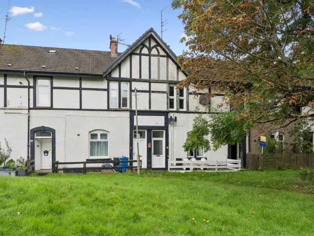 Flat for sale in Scotstoun, Glasgow
