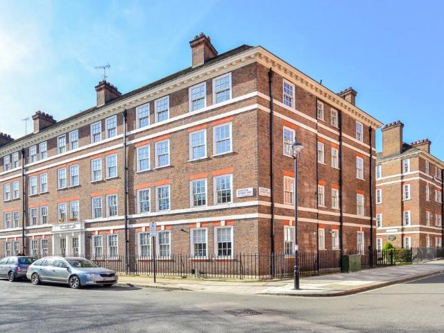 Flat for sale in City of Westminster, Greater London