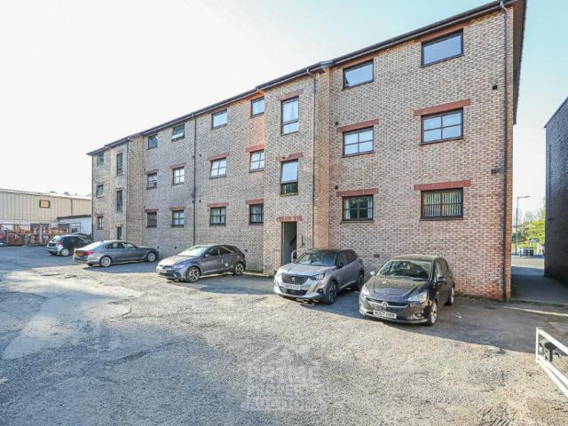 Flat for sale in Cumnock, Scotland