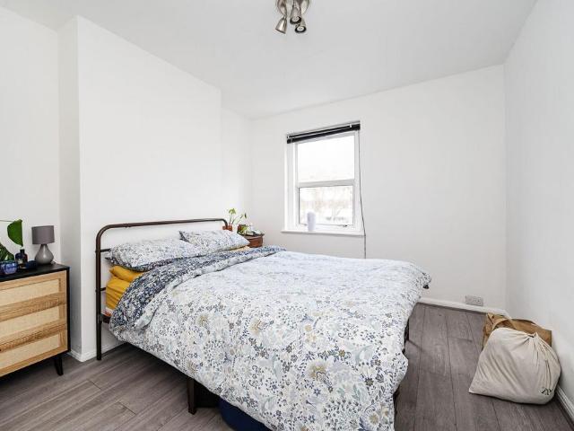 Flat for sale in St. George in the East, Greater London