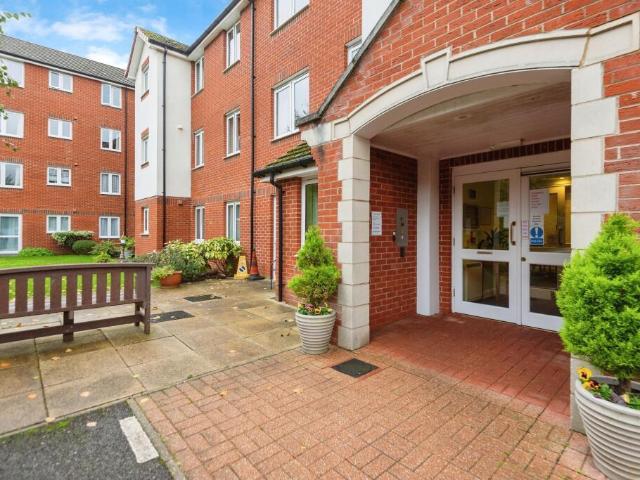 Flat for sale in Ickenham, Isle Of Man