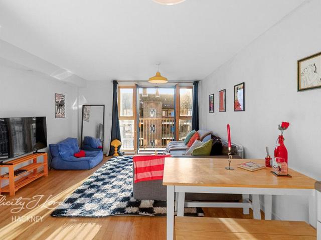 Flat for sale in Clapton, Upper Clapton
